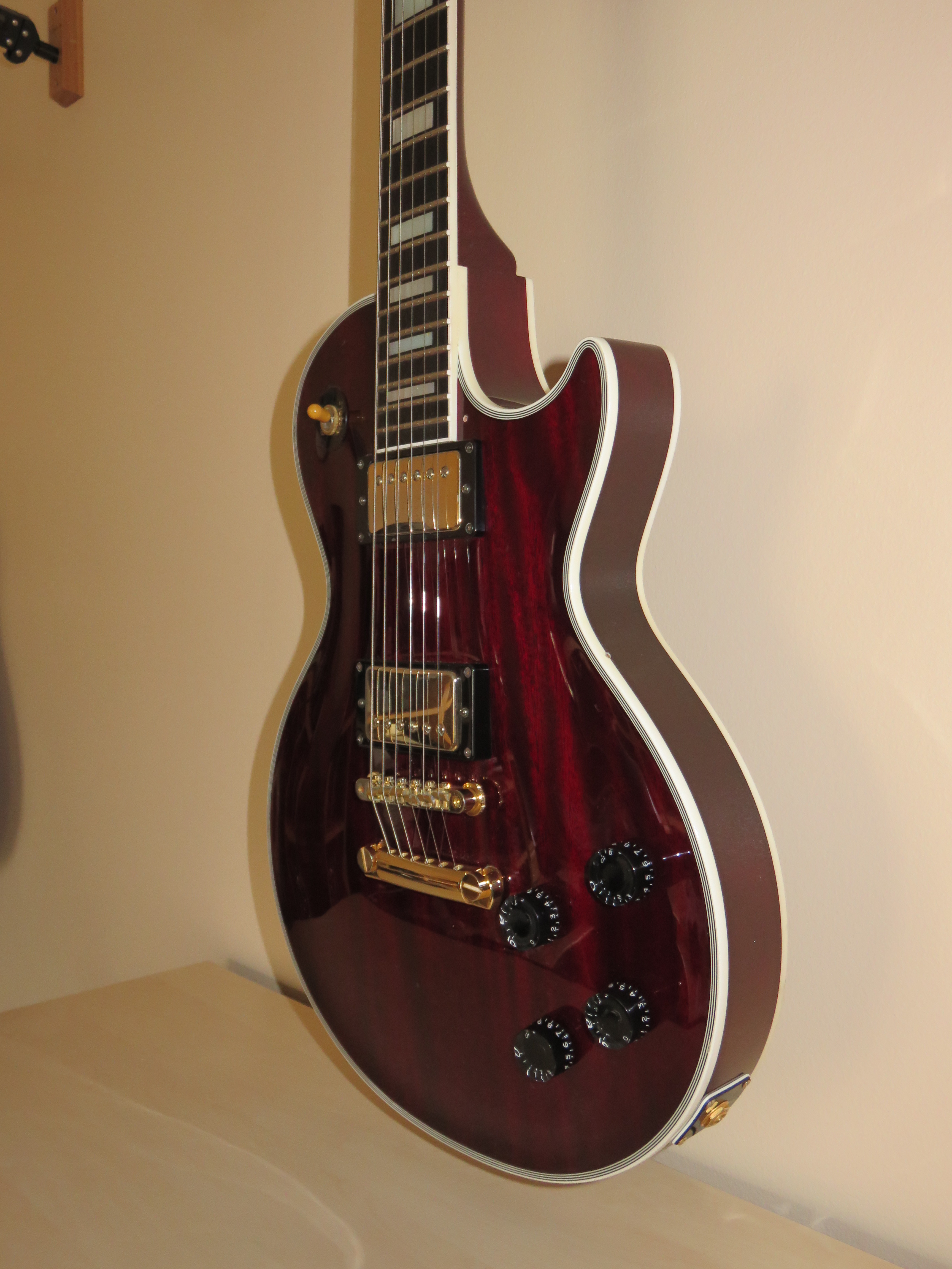 Tokai LC225 – pete's guitar clinic